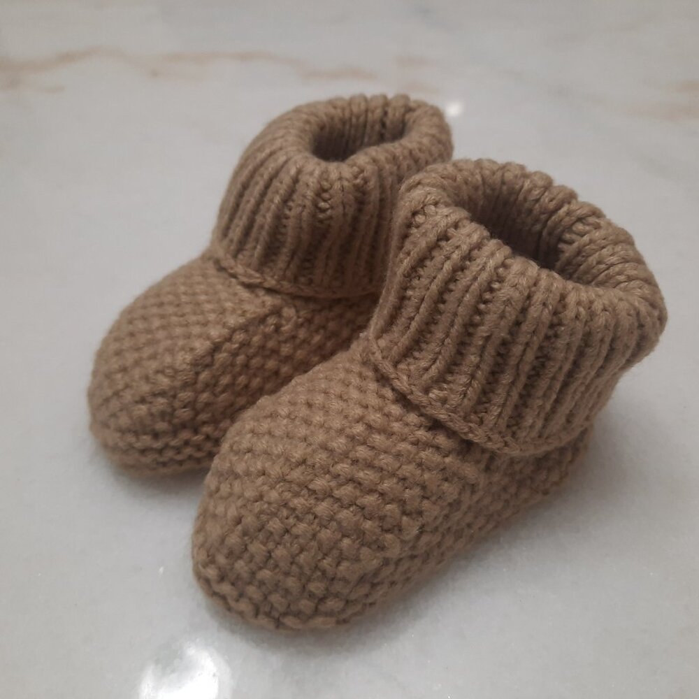 NWT❗️With Free❗️6-12M BearPaw Boots and Knitted Booties - Picture 4 of 4